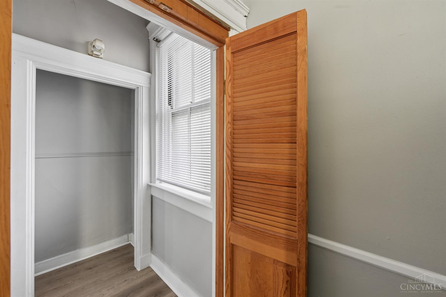 1712 Queen City Avenue