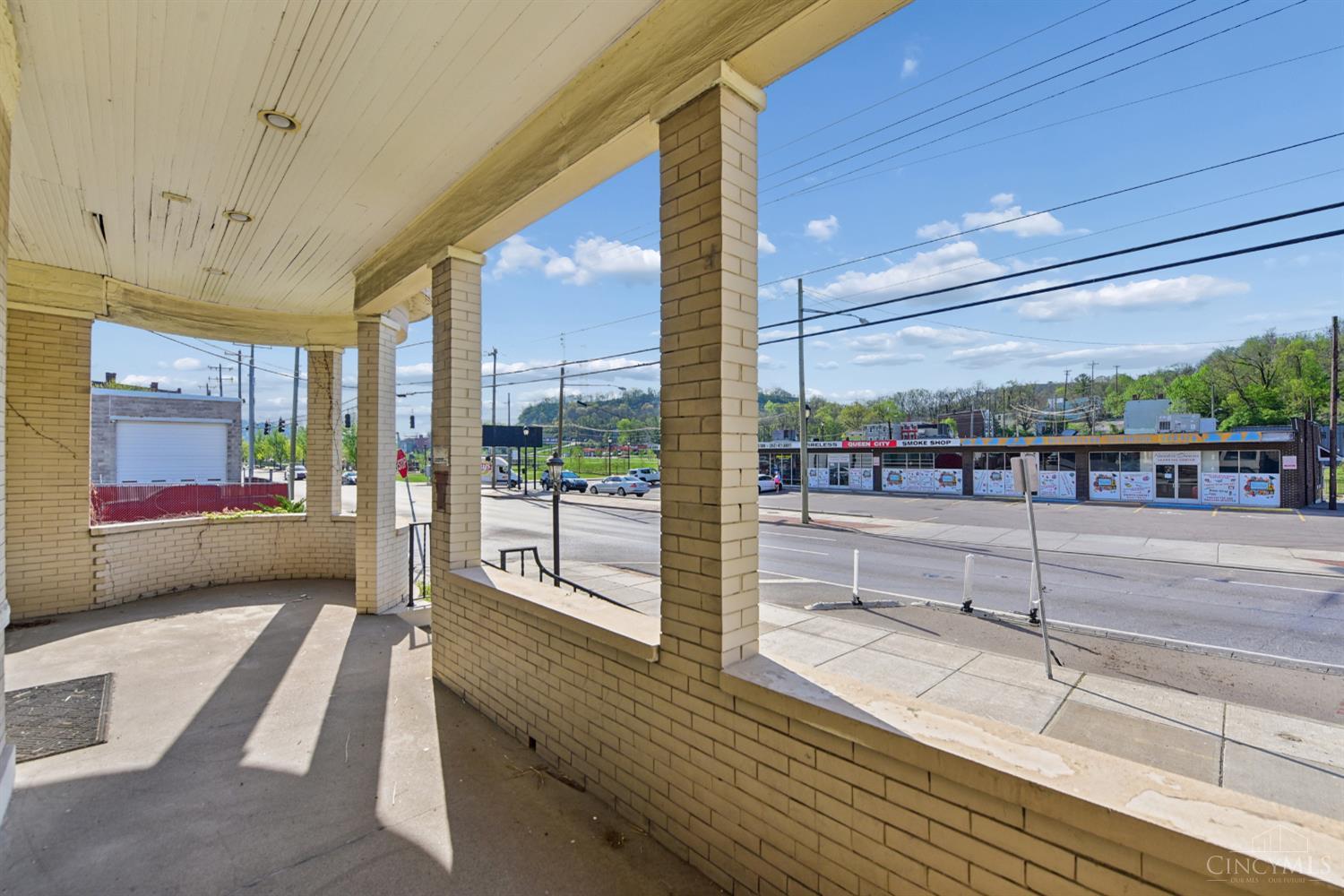 1712 Queen City Avenue