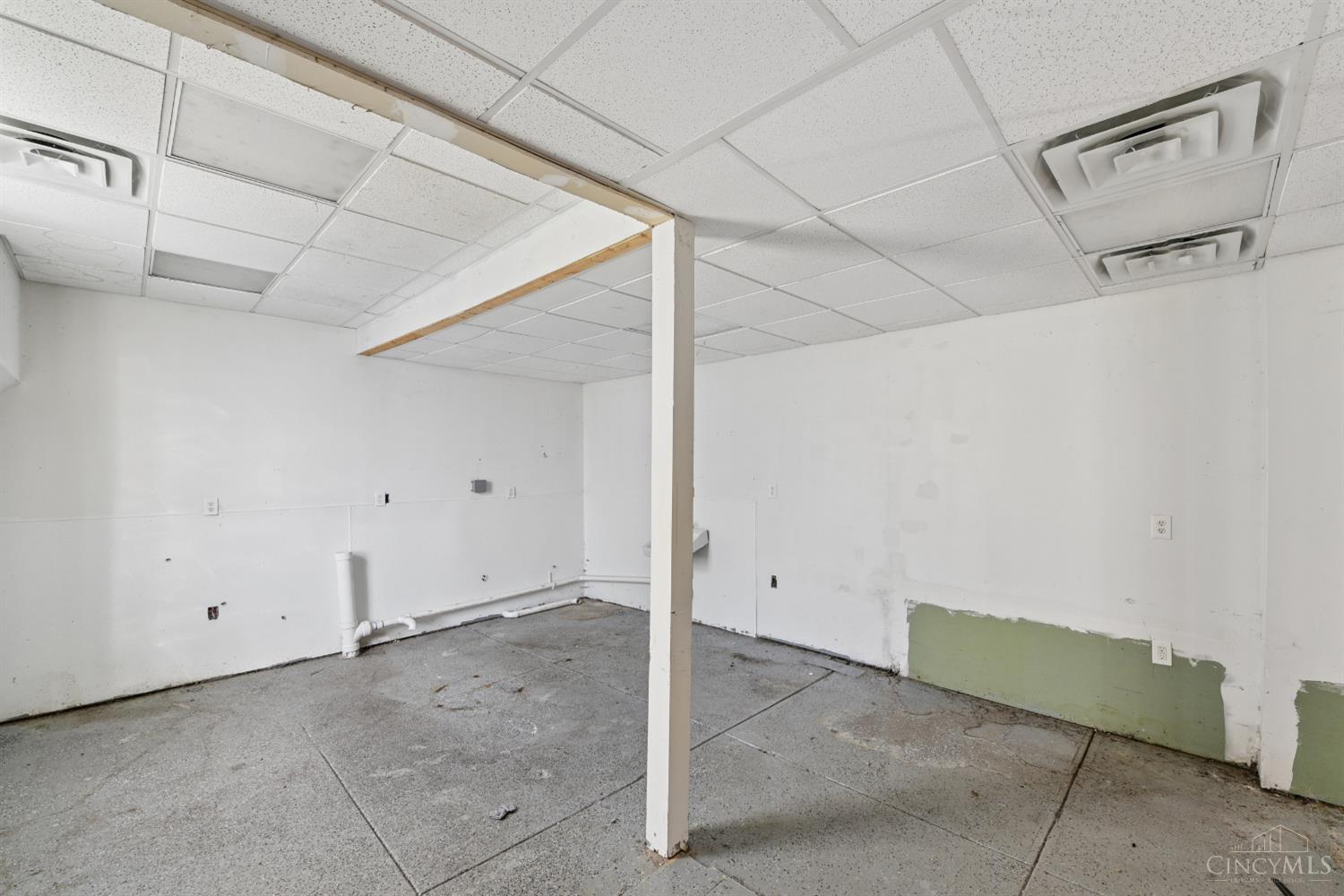 1712 Queen City Avenue