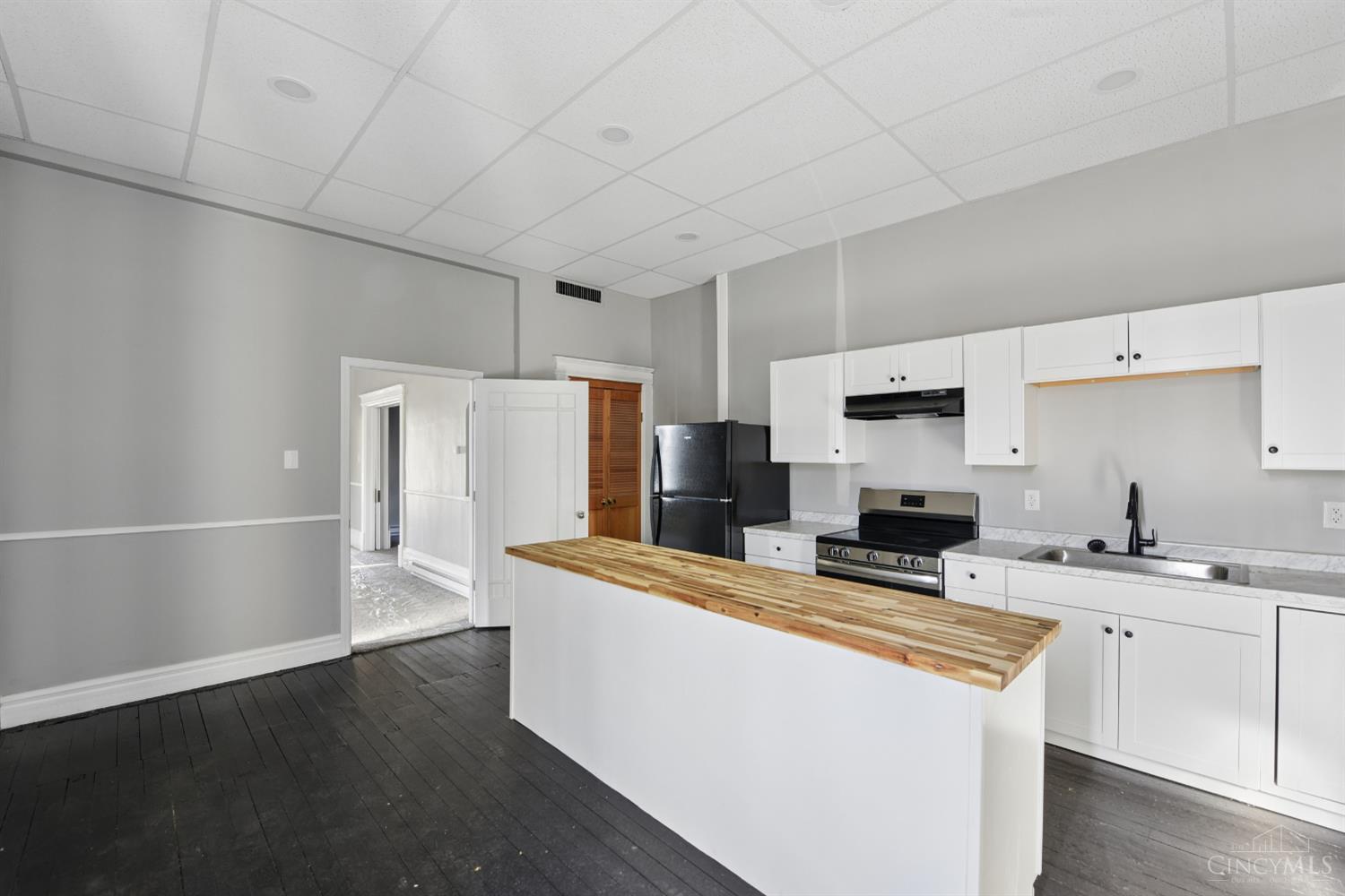 1712 Queen City Avenue