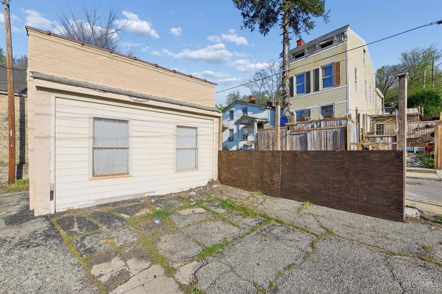 1712 Queen City Avenue