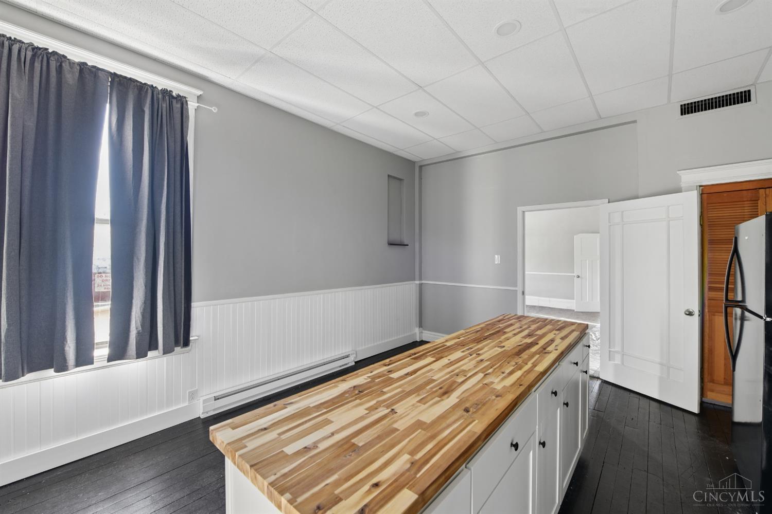 1712 Queen City Avenue