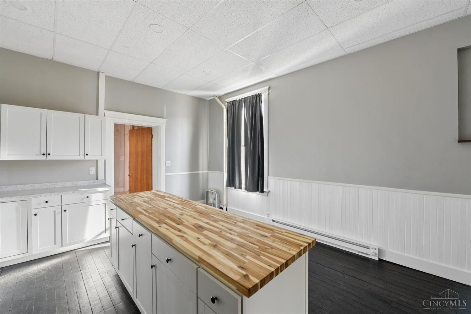 1712 Queen City Avenue