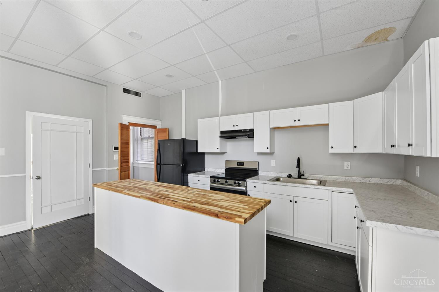 1712 Queen City Avenue