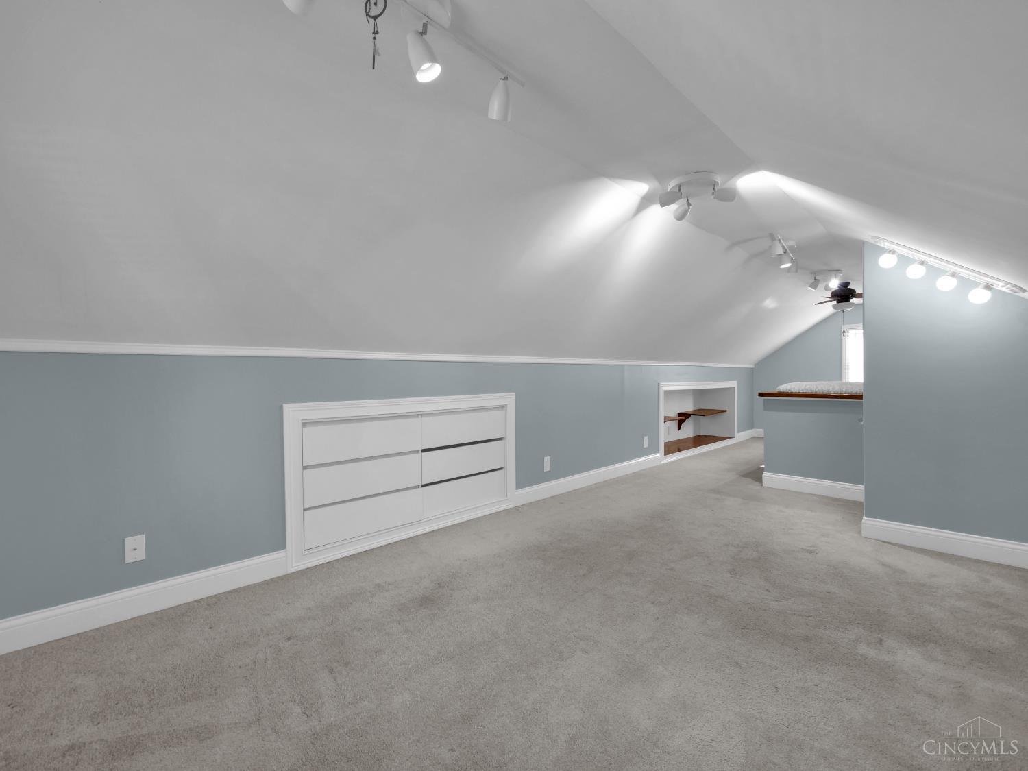 4927 Prospect Avenue