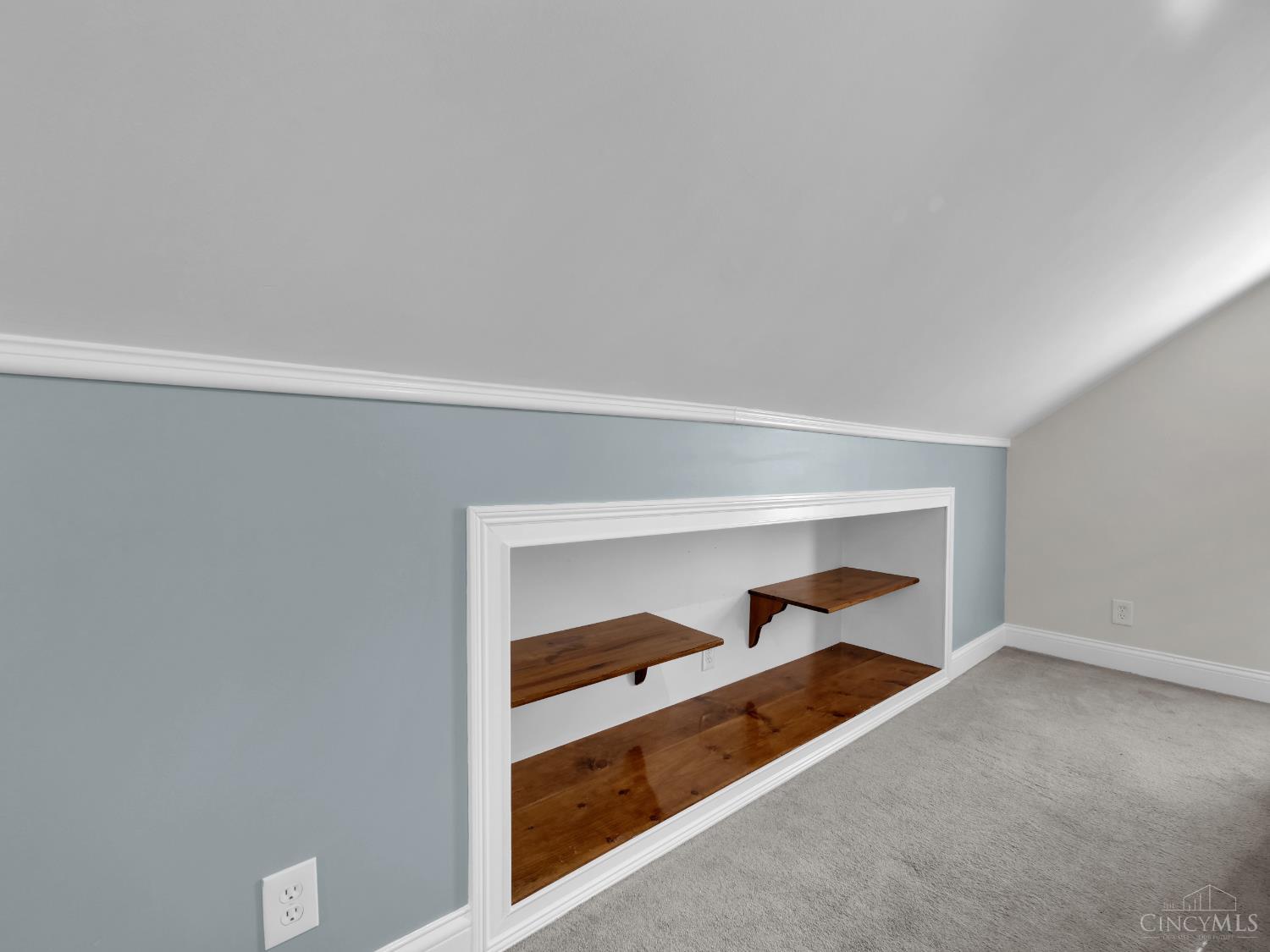 4927 Prospect Avenue