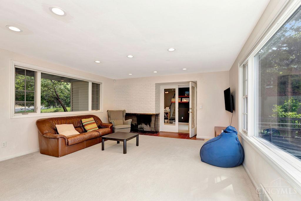 6999 Rowan Hill Drive
