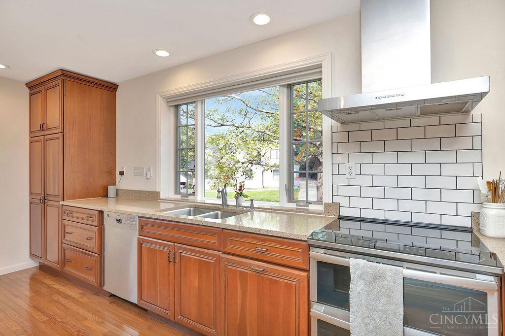 6999 Rowan Hill Drive