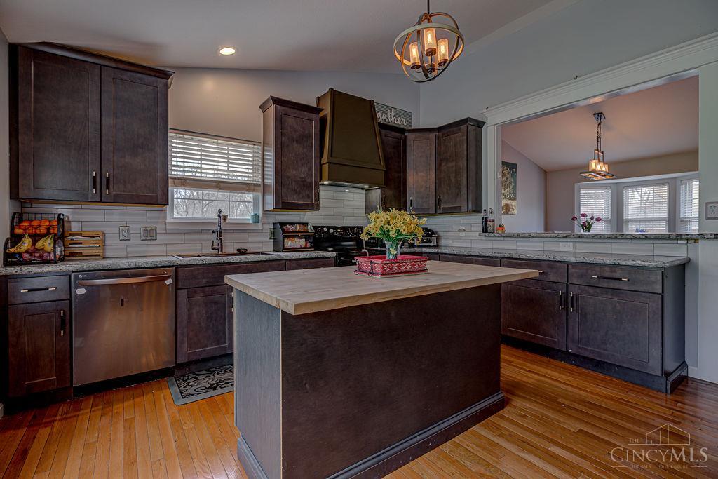 1648 Brookridge Circle Drive