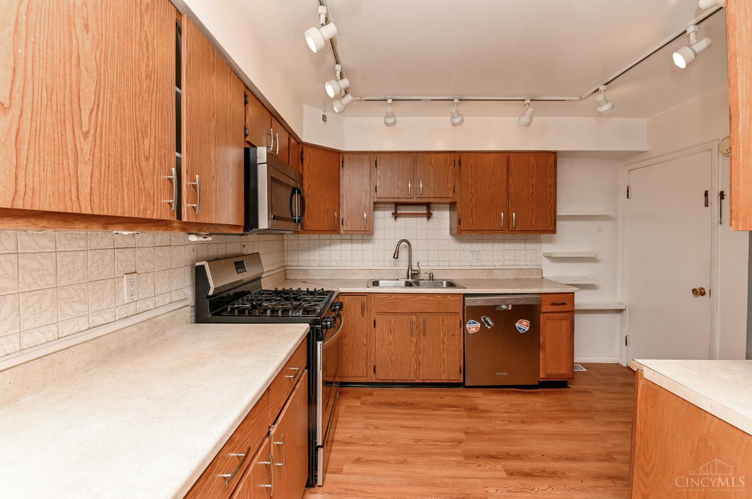 3621 Woodbridge Place