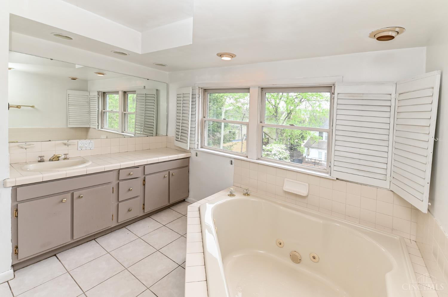 3621 Woodbridge Place
