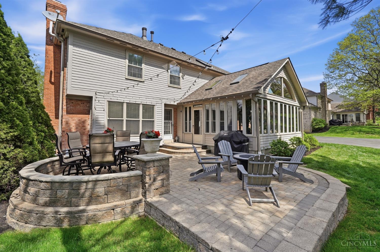 3725 Sherbrooke Drive