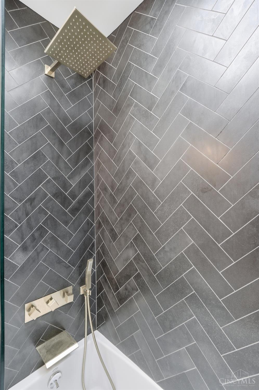 3725 Sherbrooke Drive