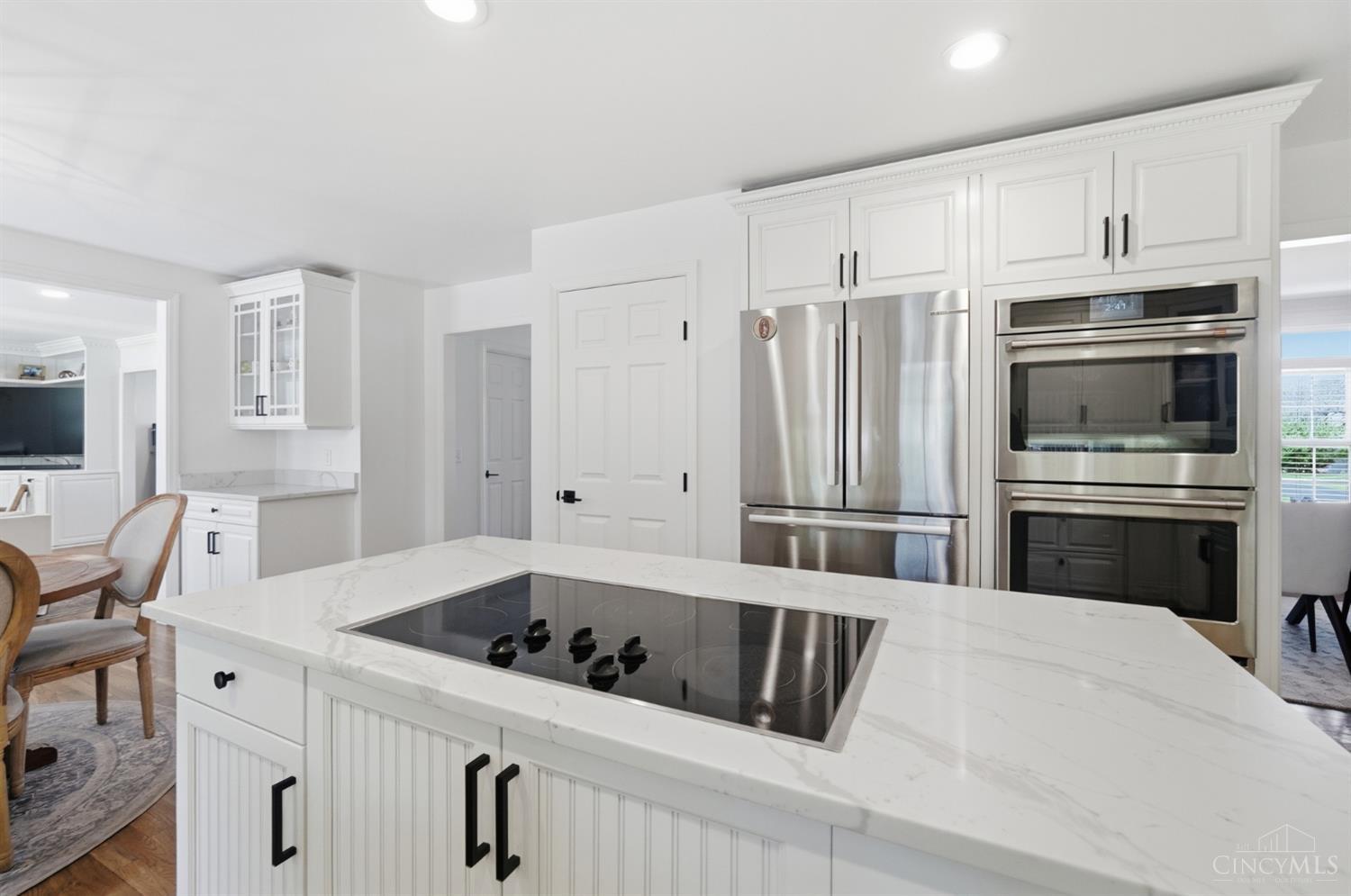 3725 Sherbrooke Drive