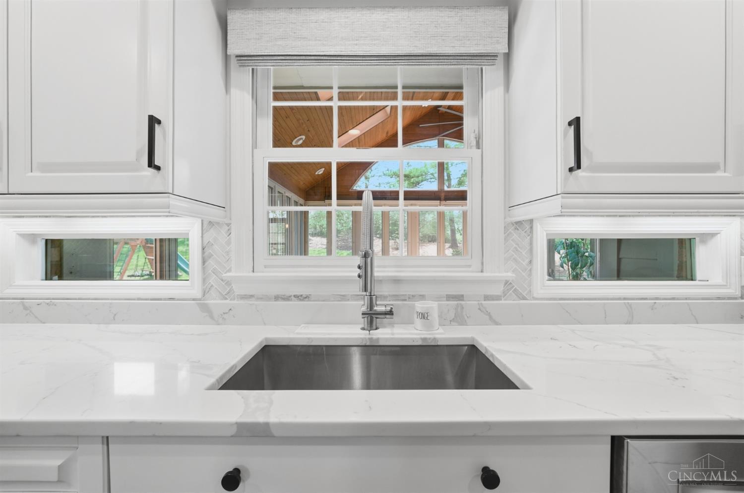 3725 Sherbrooke Drive