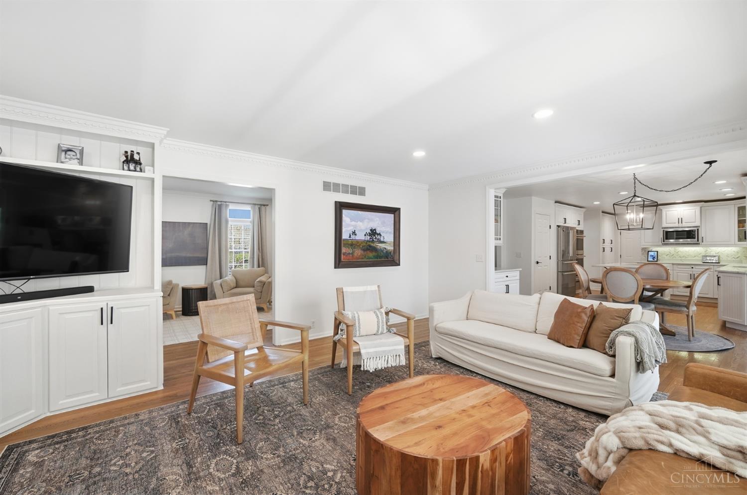 3725 Sherbrooke Drive