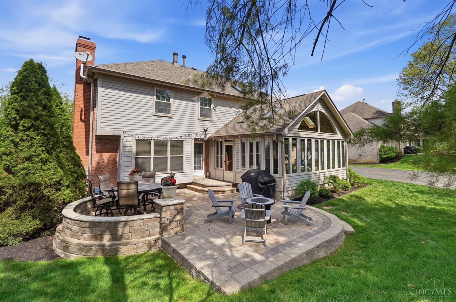 3725 Sherbrooke Drive