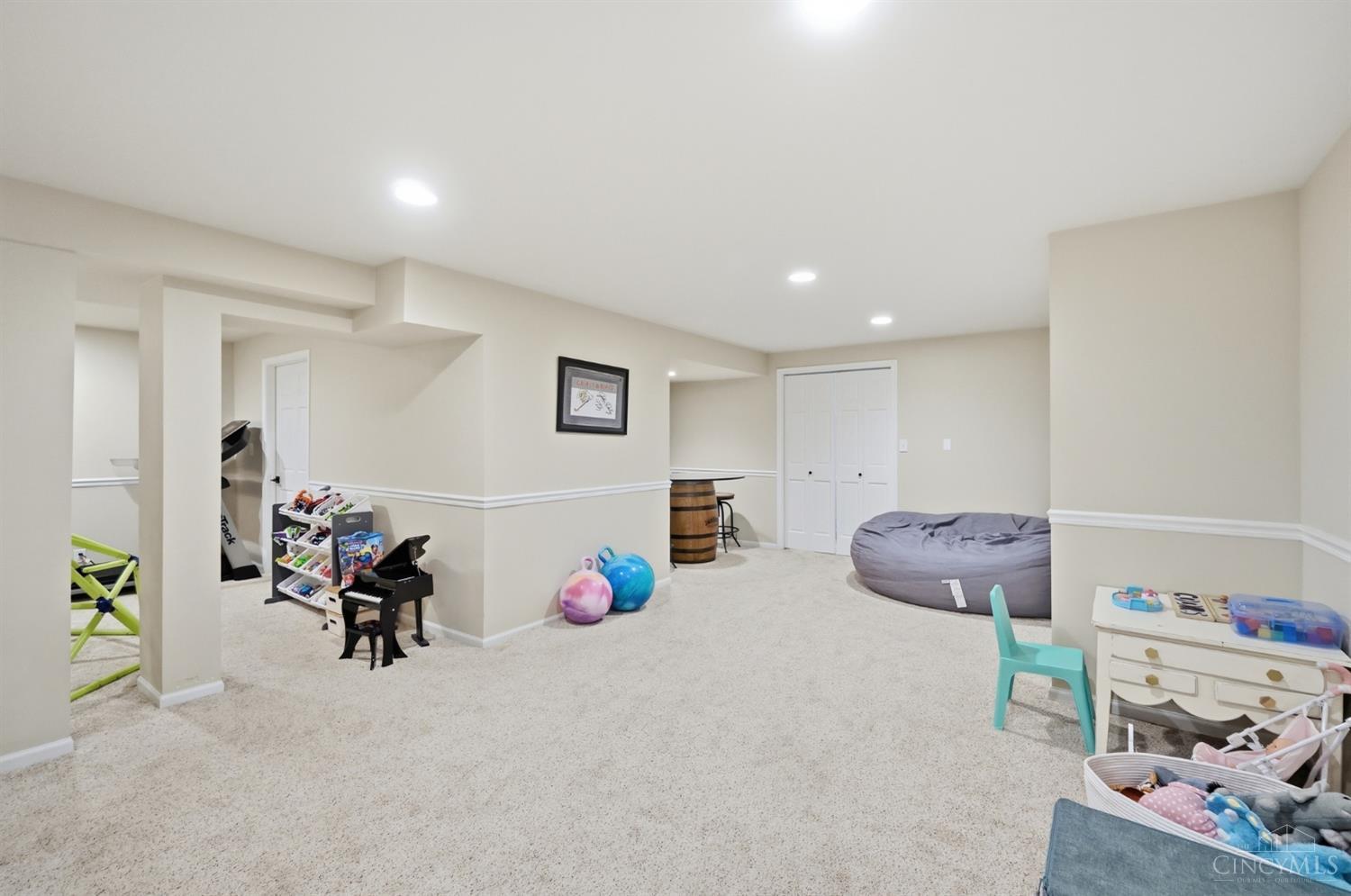 3725 Sherbrooke Drive