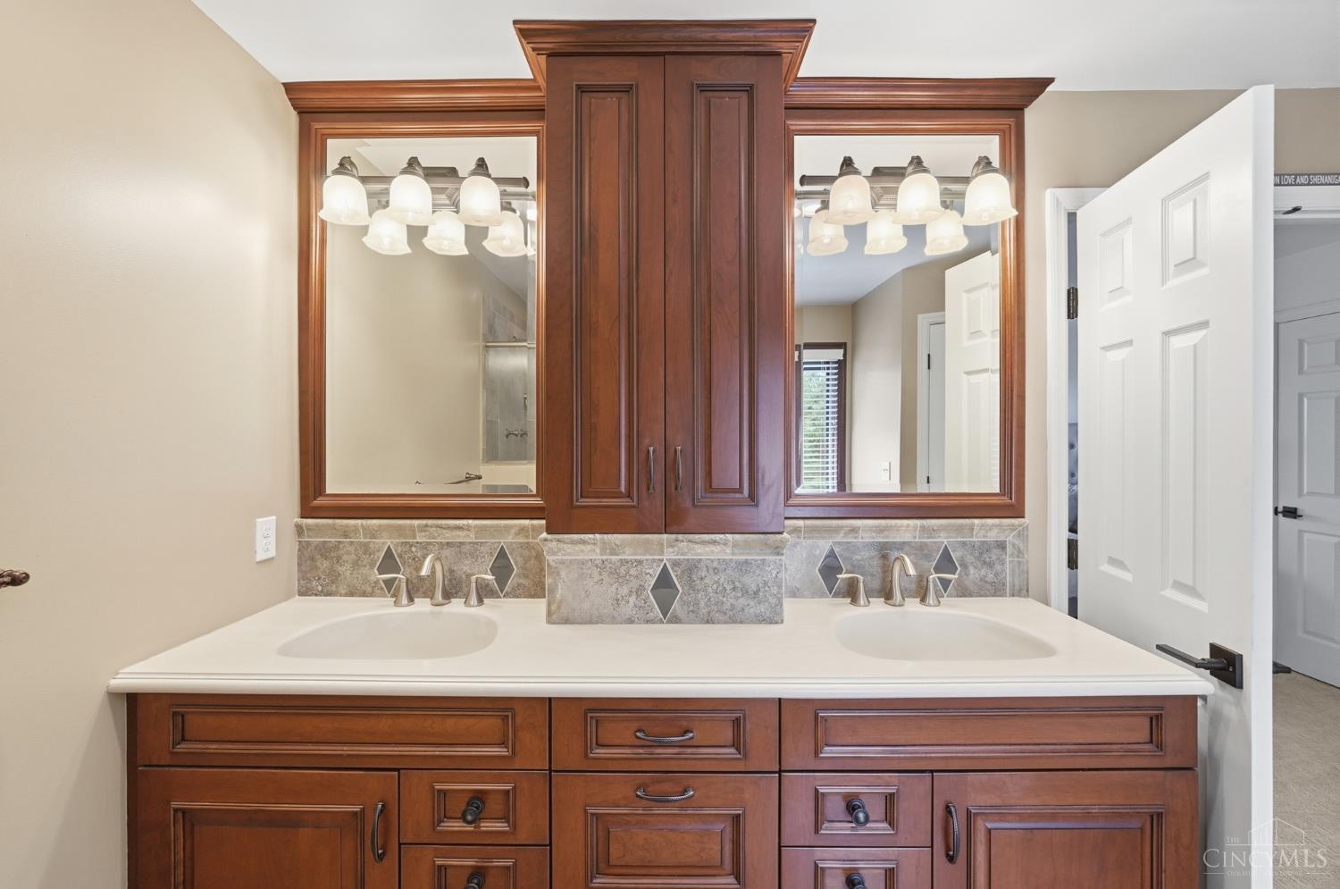 3725 Sherbrooke Drive