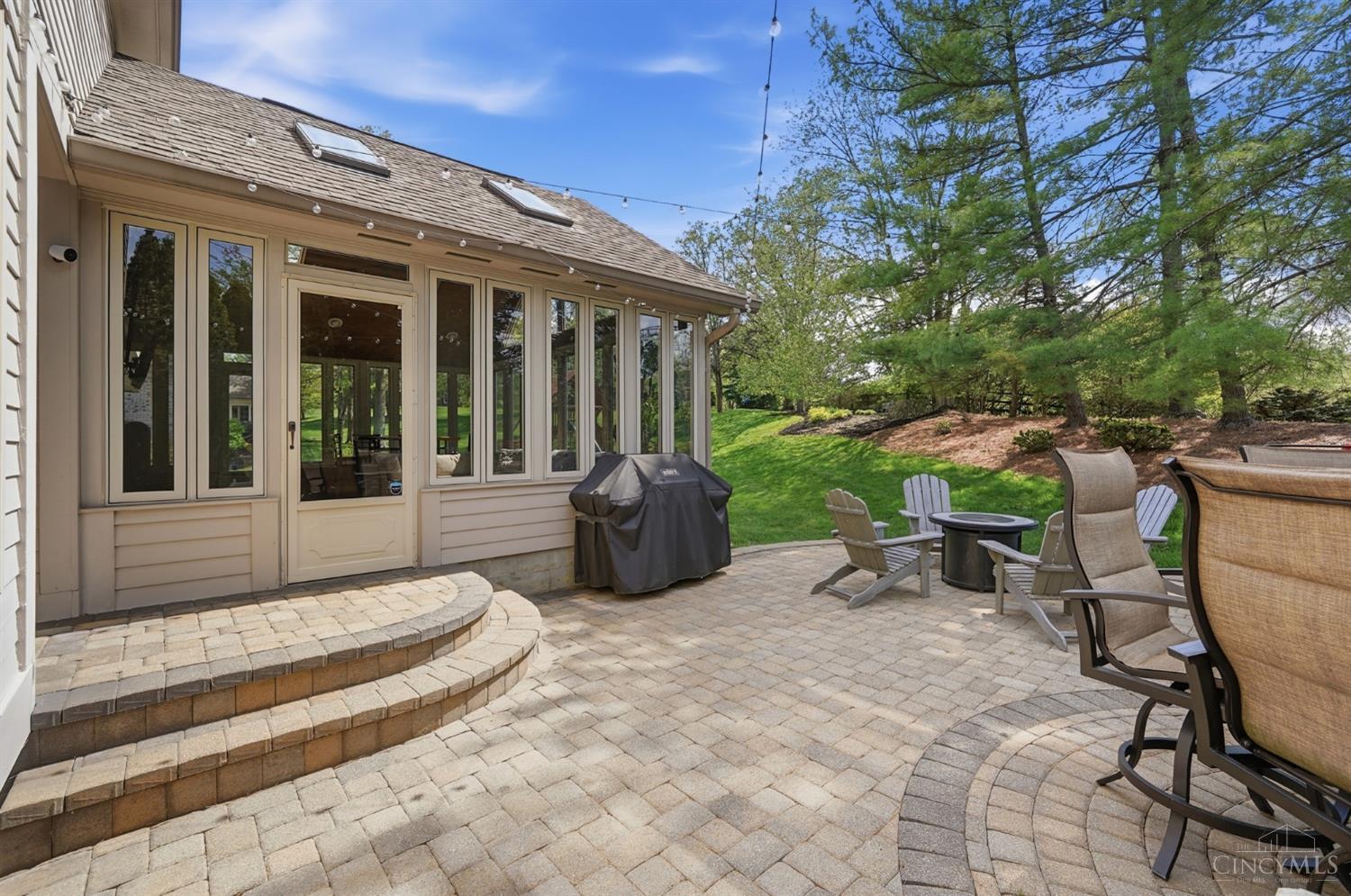 3725 Sherbrooke Drive