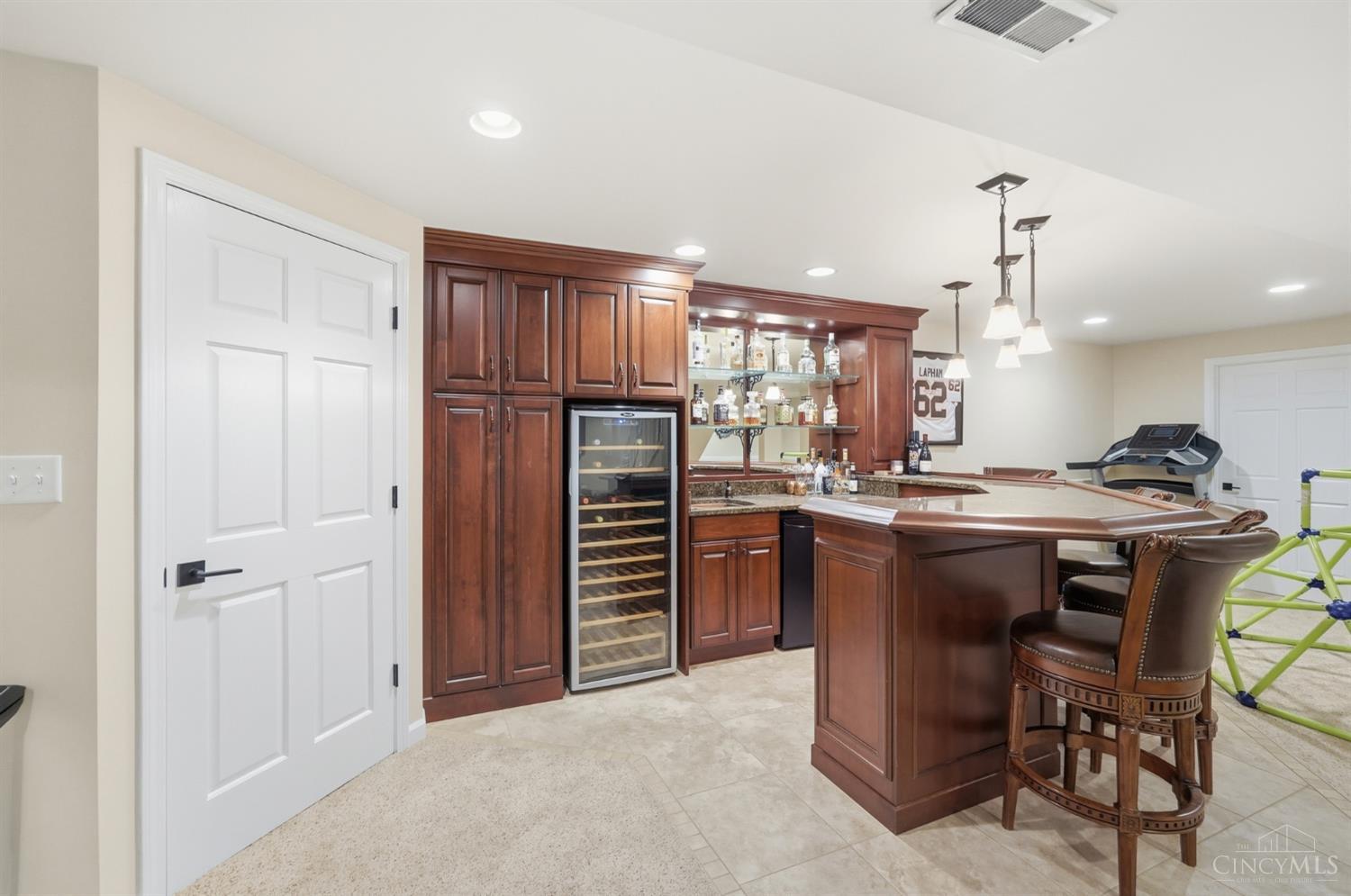 3725 Sherbrooke Drive