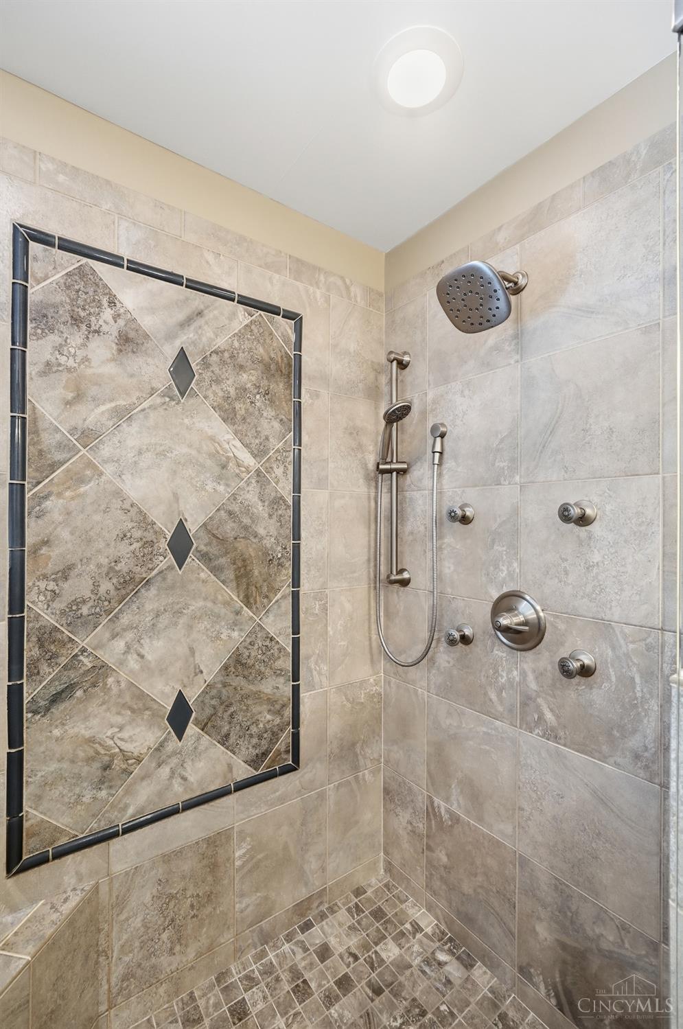 3725 Sherbrooke Drive