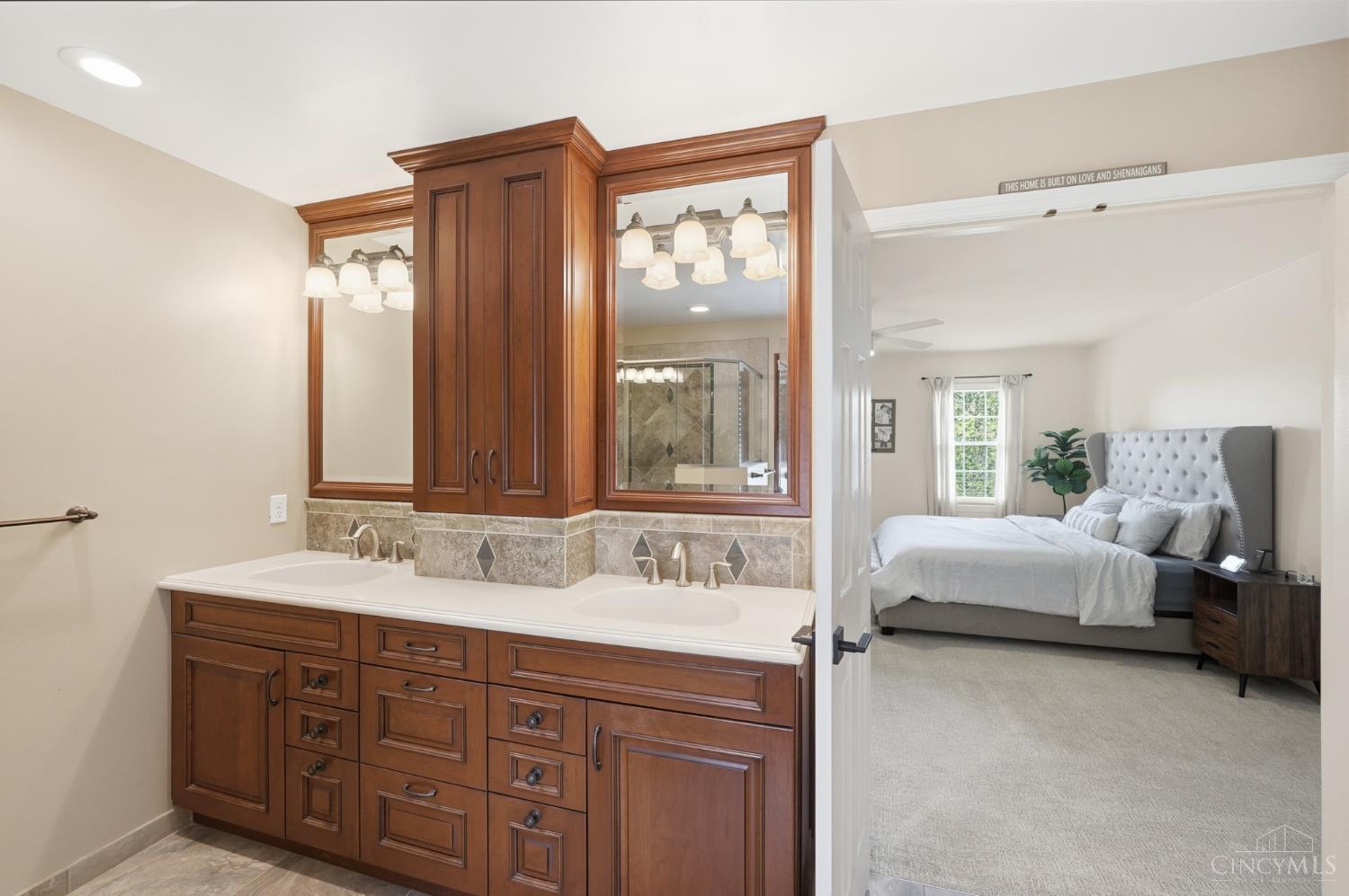 3725 Sherbrooke Drive