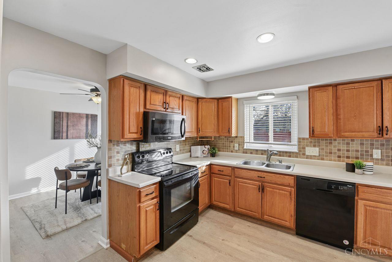 712 Danbury Road