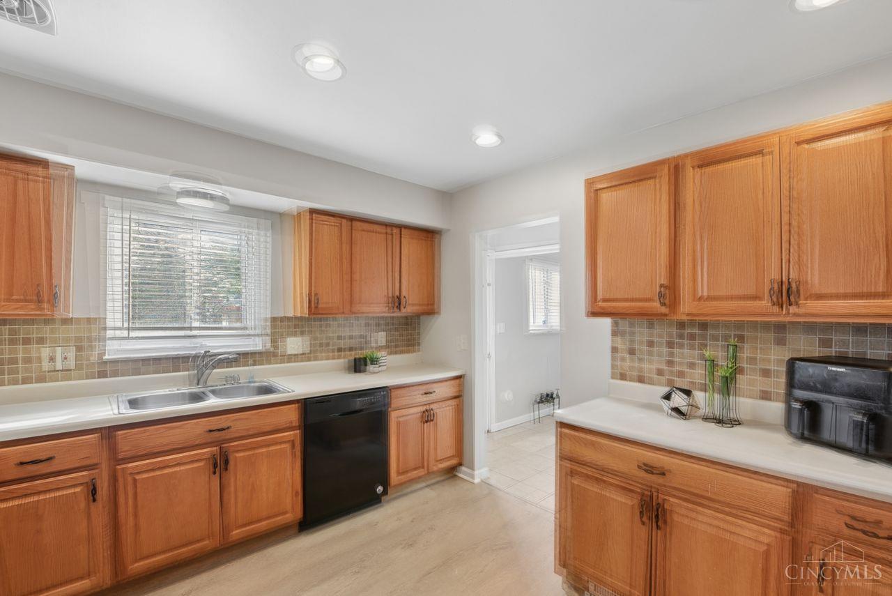 712 Danbury Road