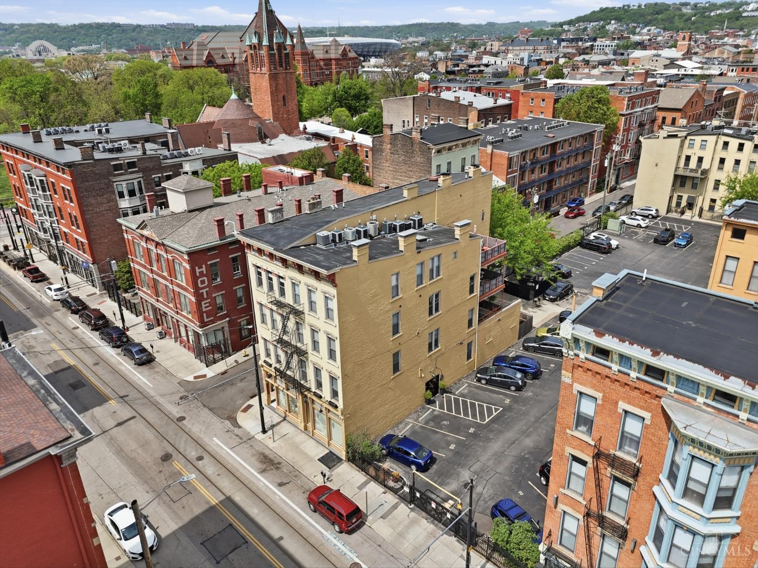 20 W Twelfth Street