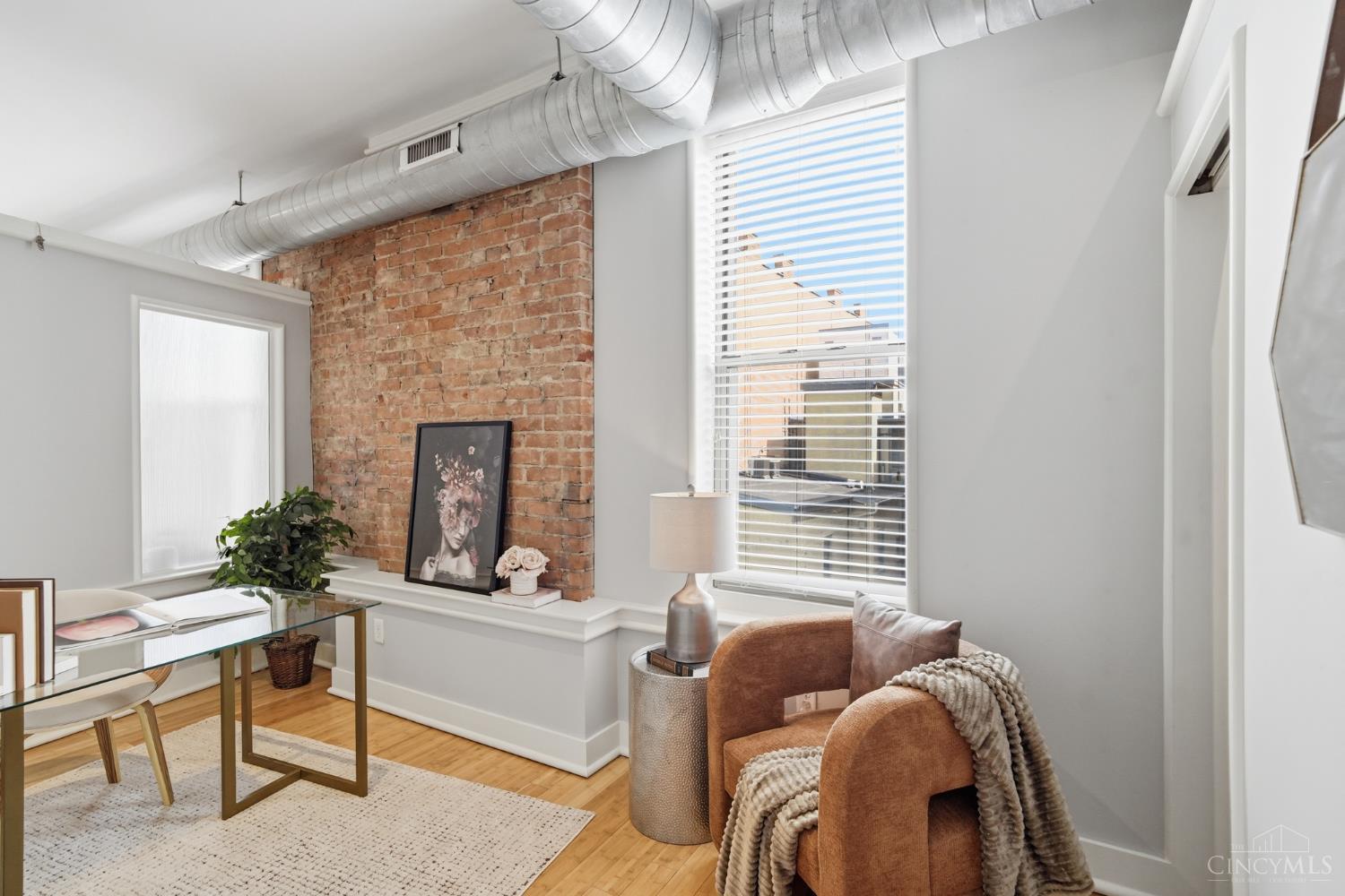 20 W Twelfth Street