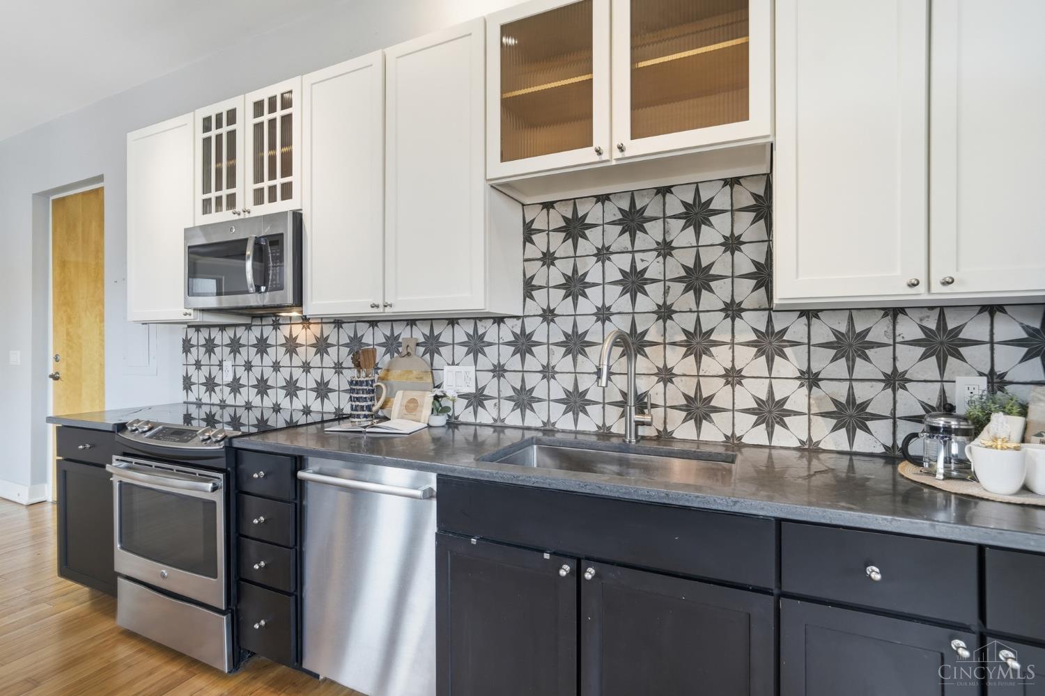 20 W Twelfth Street