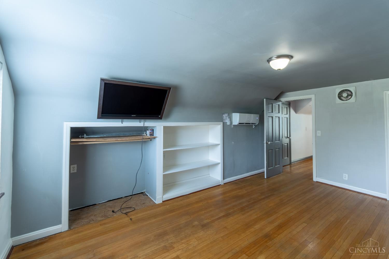 5094 E Eastwood Circle