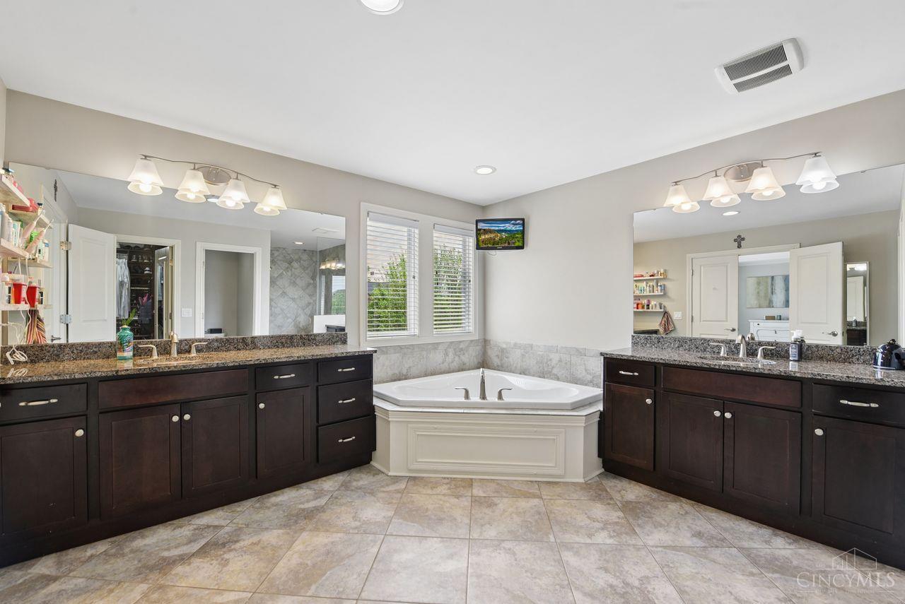 7242 Clawson Court
