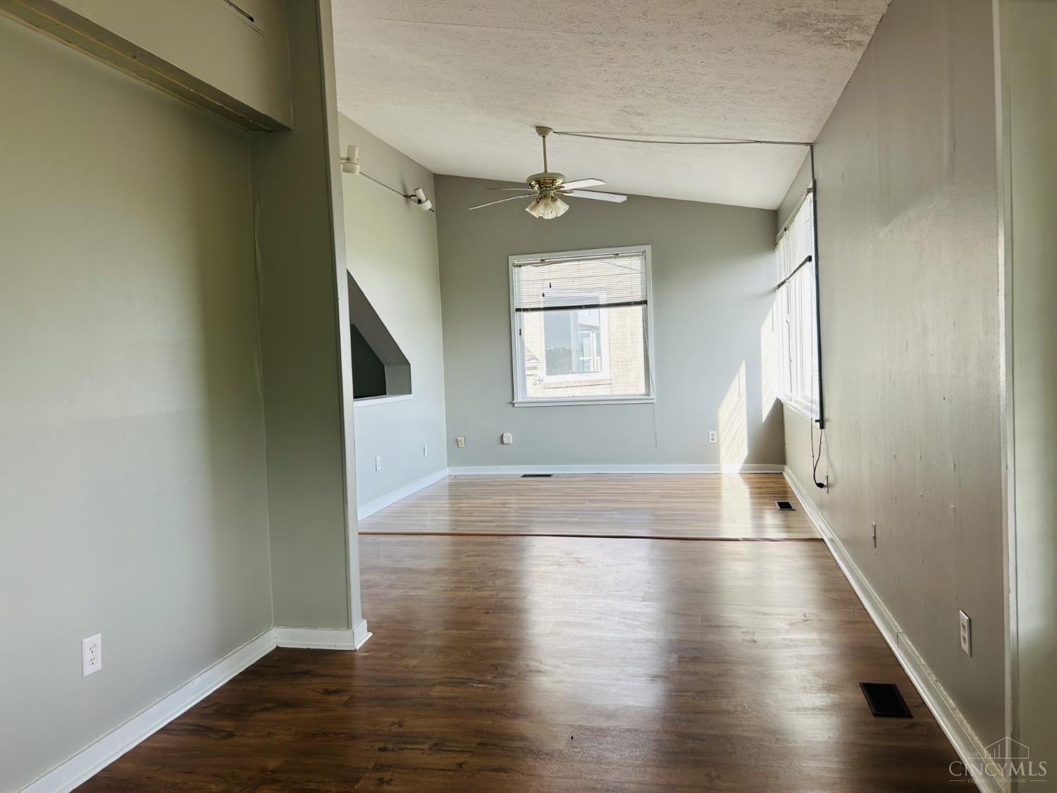 490 Mount Hope Avenue 508