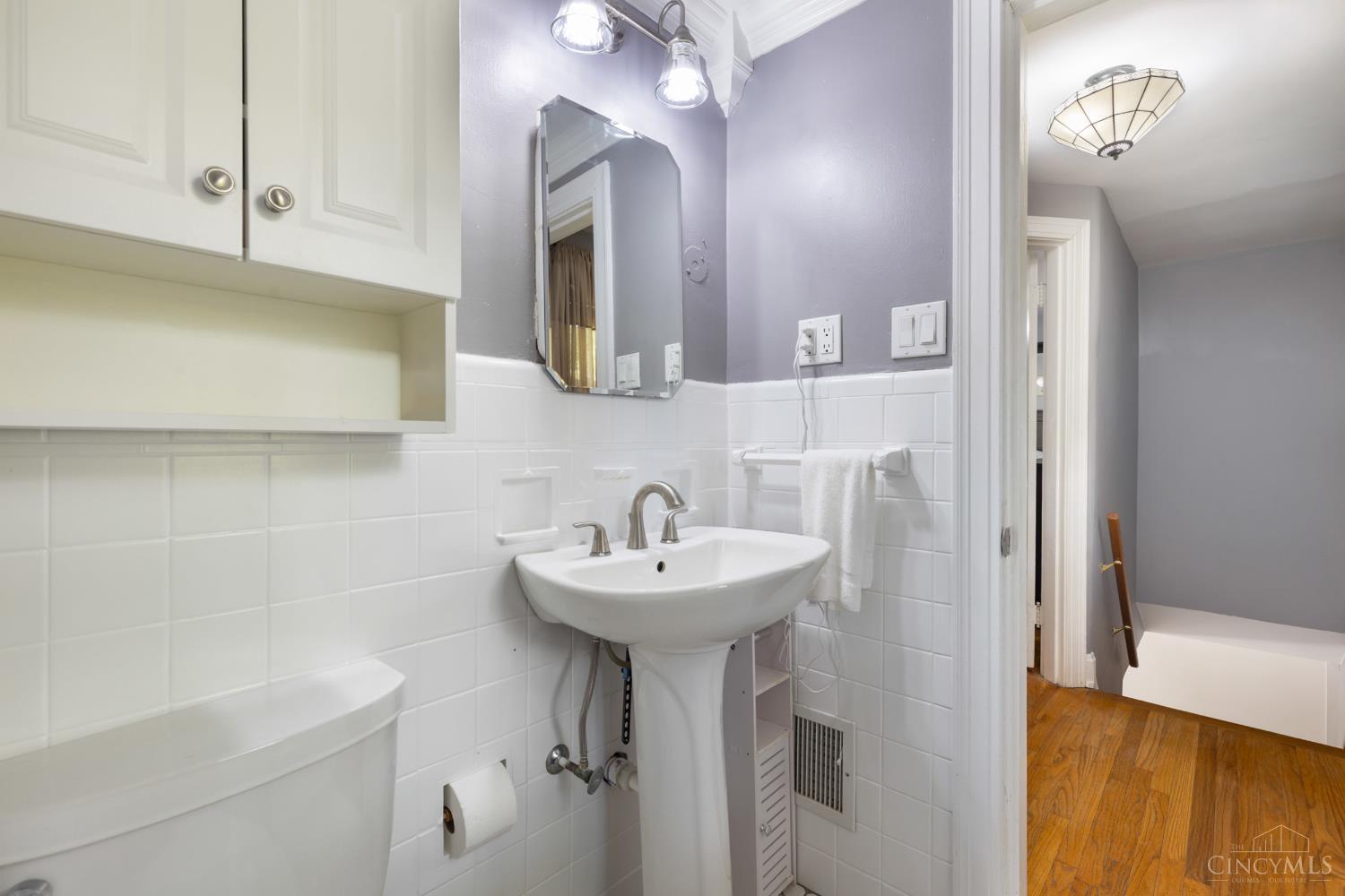3443 Oakview Place