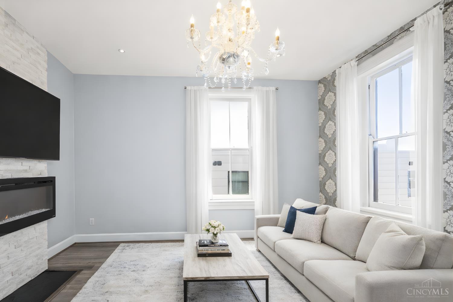 551 E Thirteenth Street 4