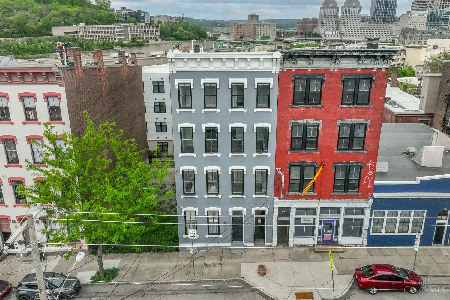 551 E Thirteenth Street 4