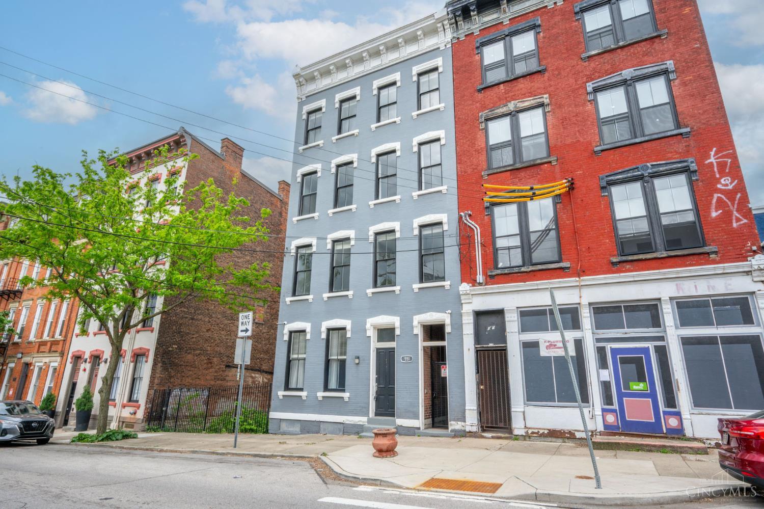 551 E Thirteenth Street 4