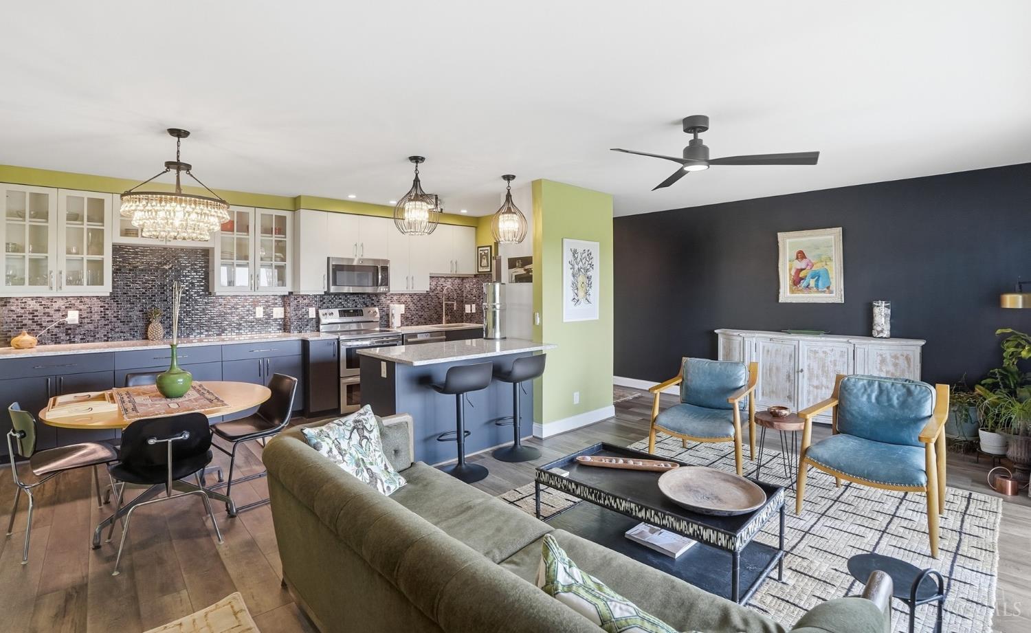 2200 Victory Parkway 1604