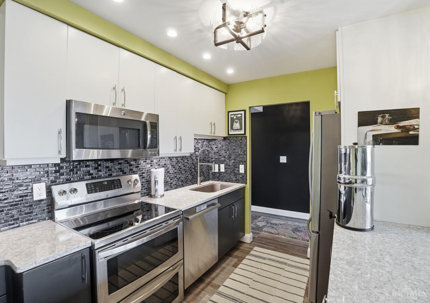 2200 Victory Parkway 1604