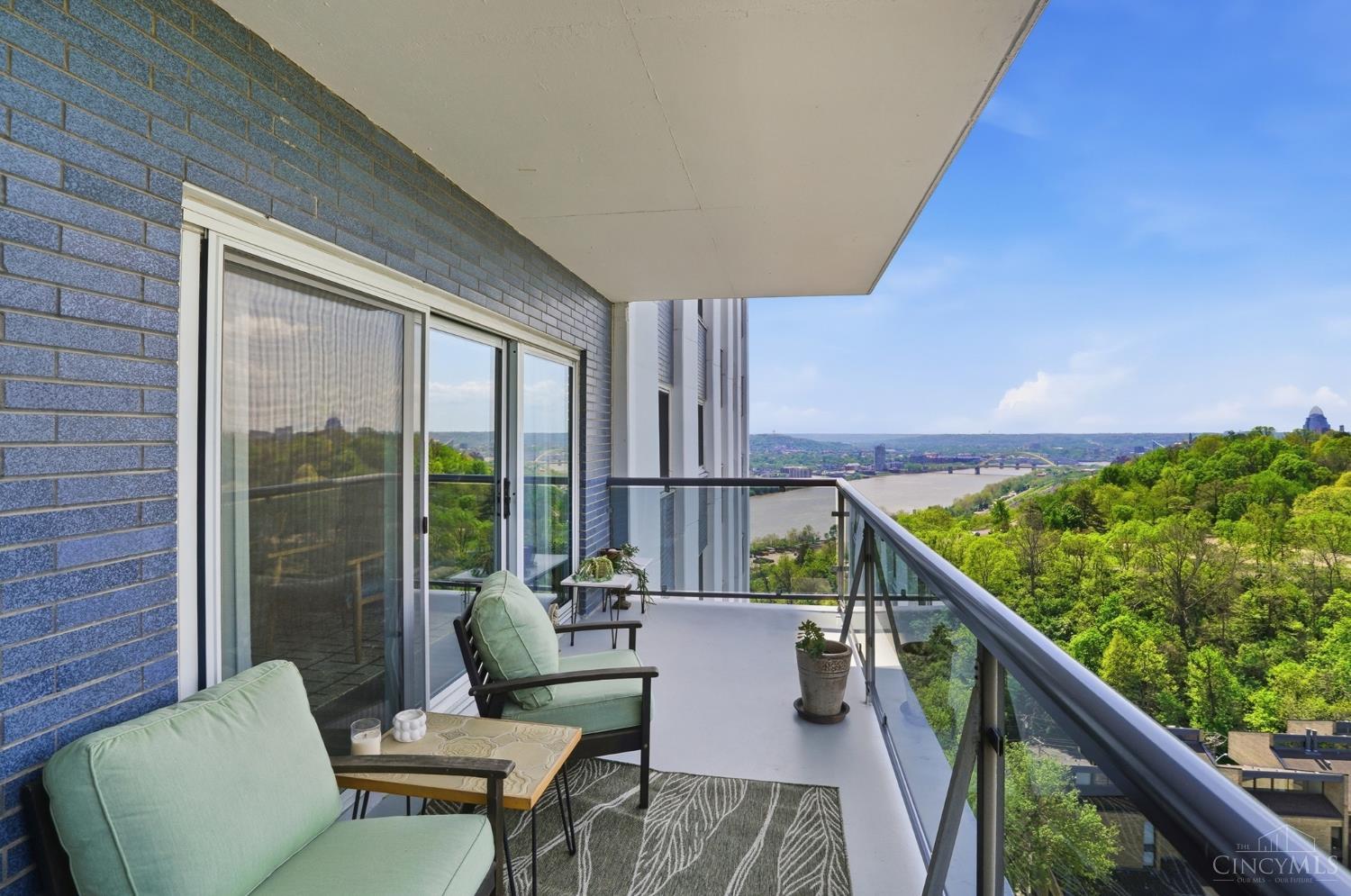 2200 Victory Parkway 1604