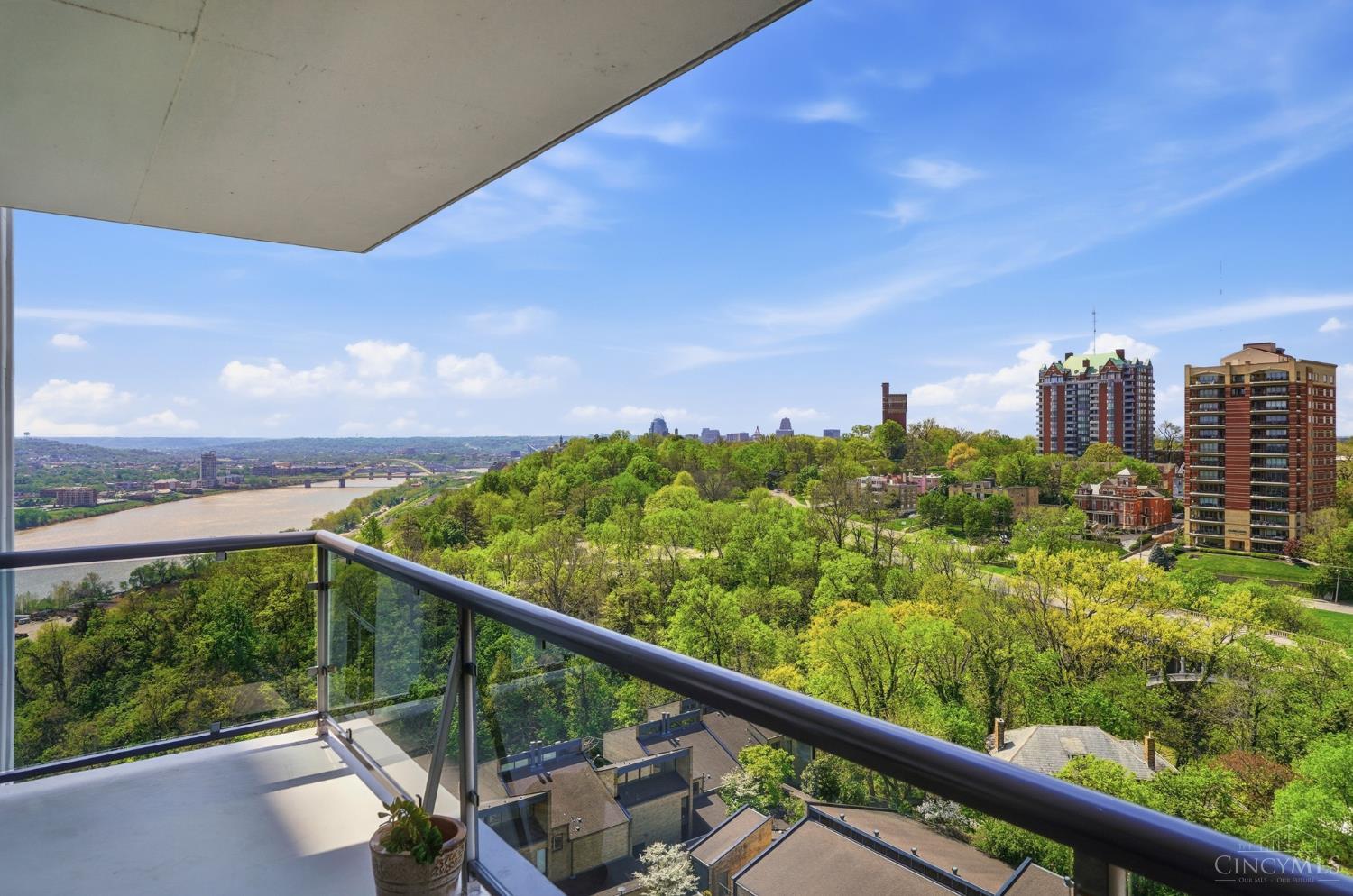 2200 Victory Parkway 1604