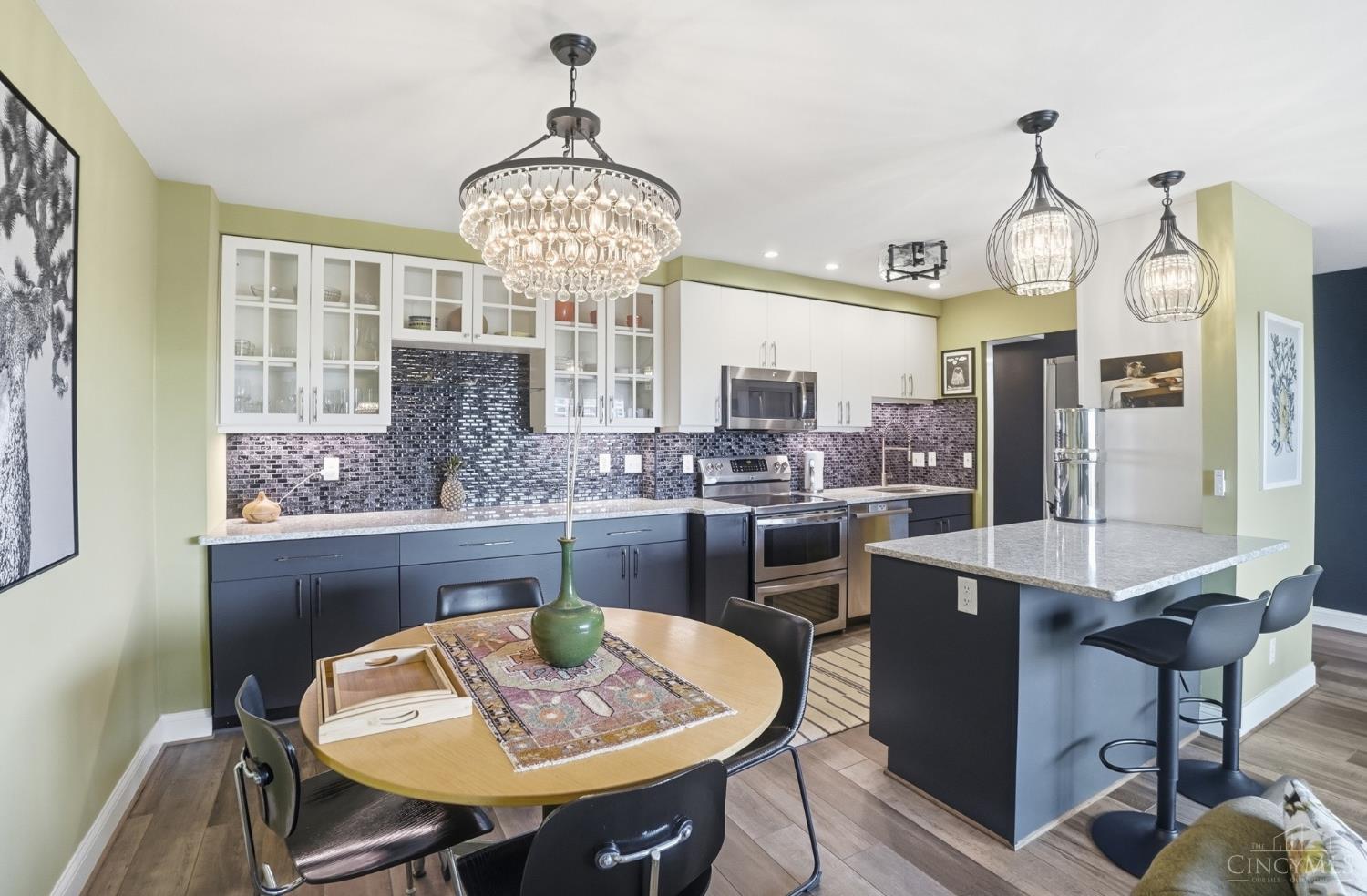 2200 Victory Parkway 1604