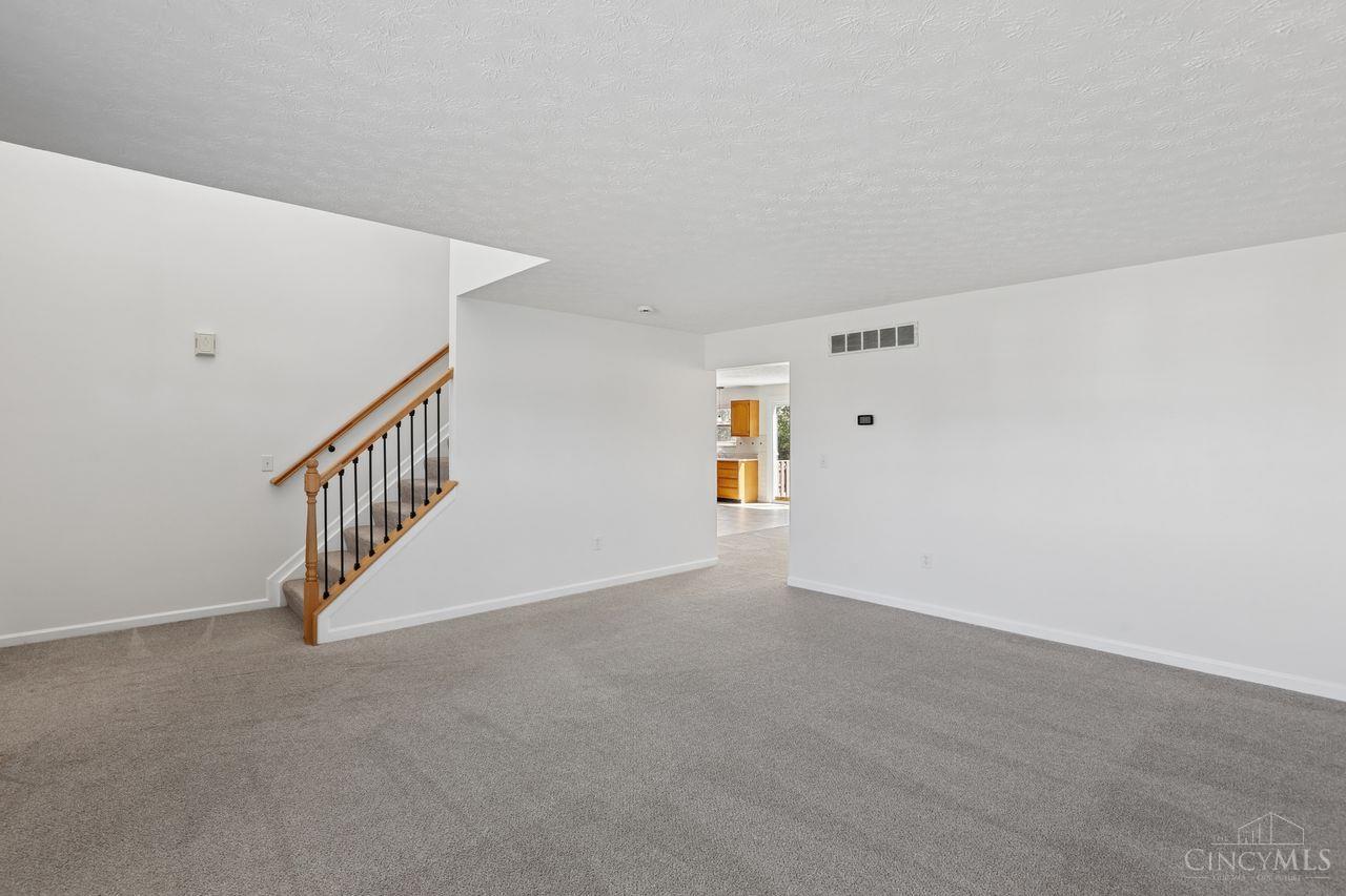 14 Hummingbird Way