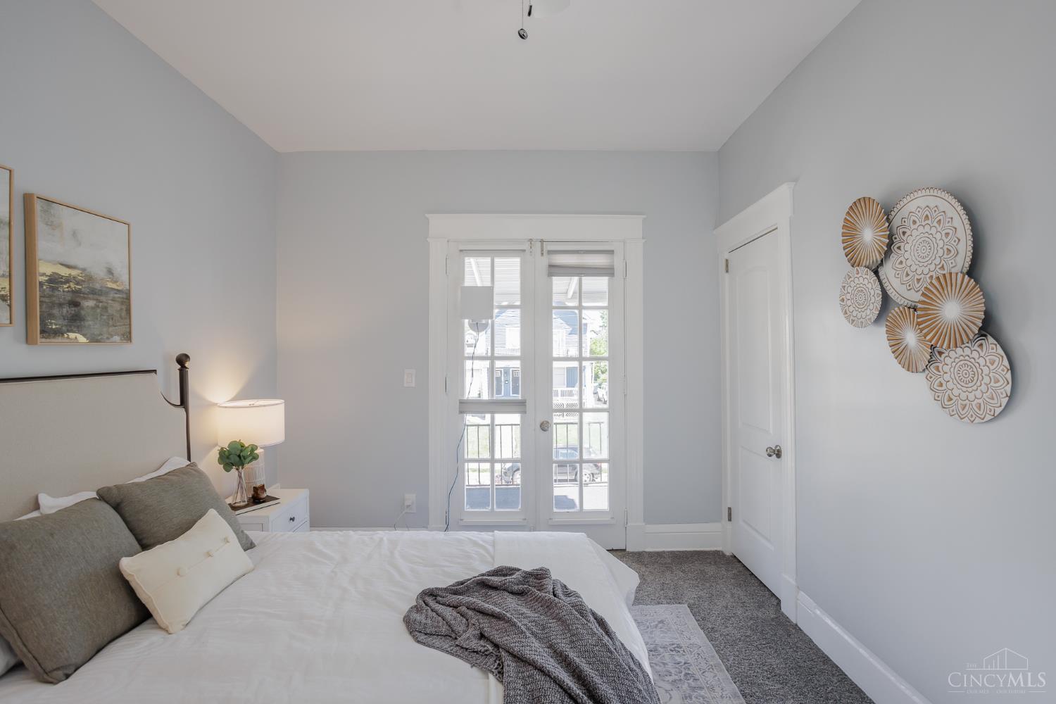 2431 Robertson