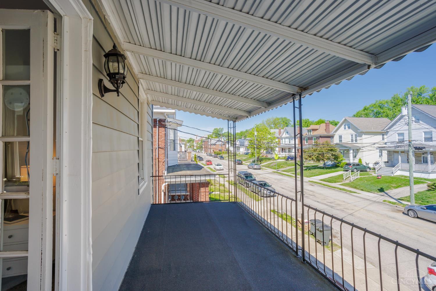 2431 Robertson