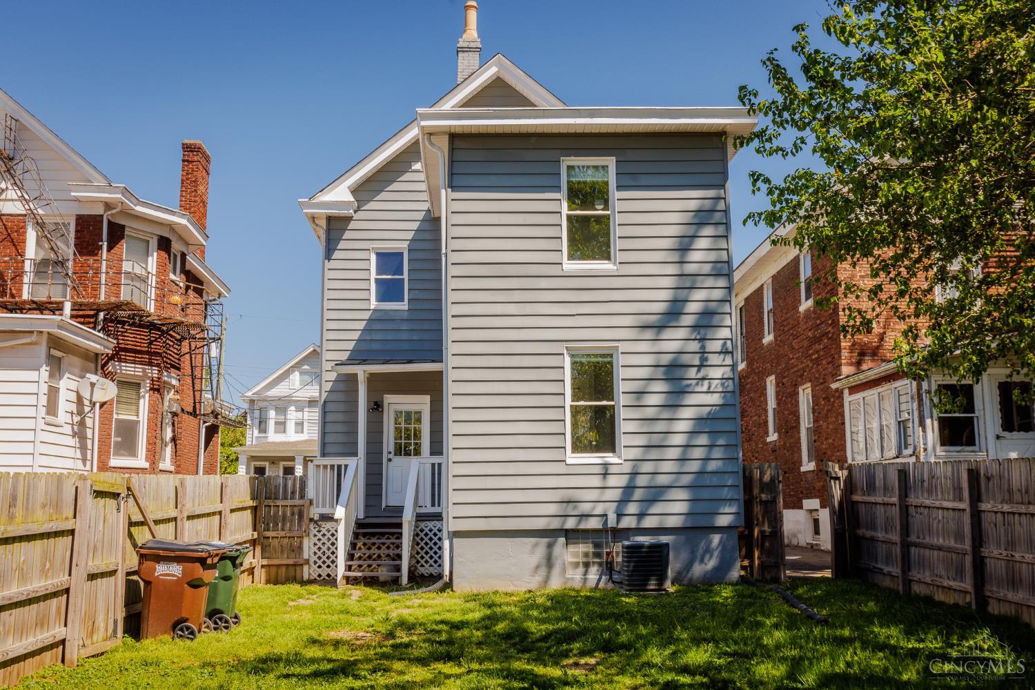 2431 Robertson