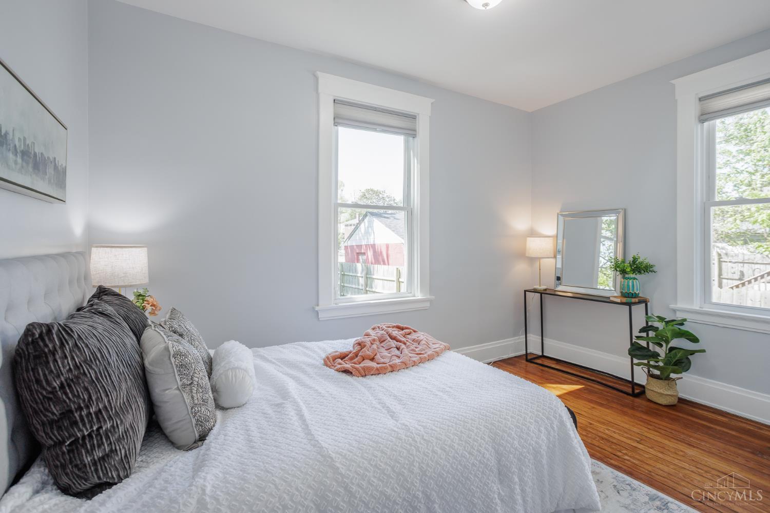 2431 Robertson