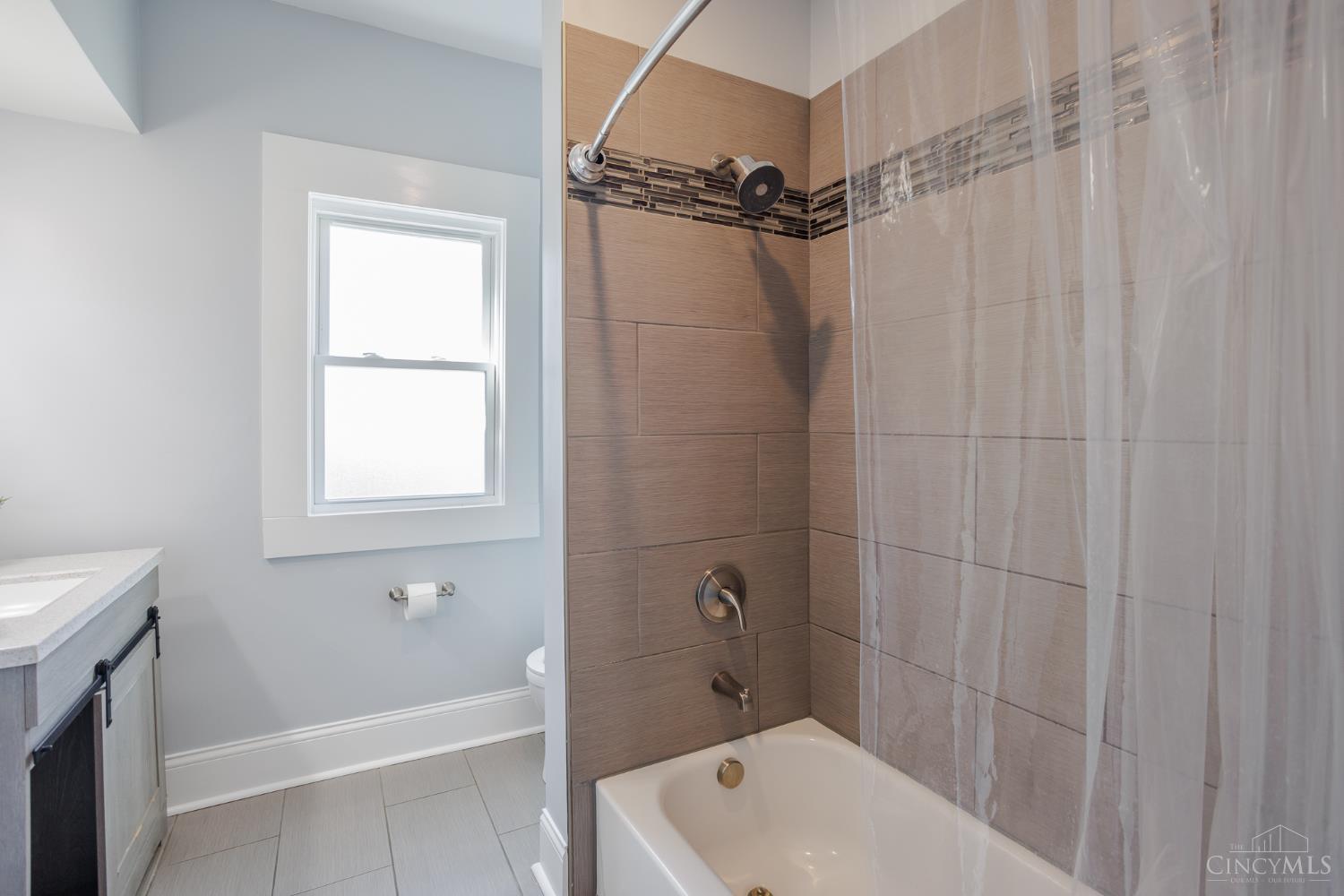 2431 Robertson